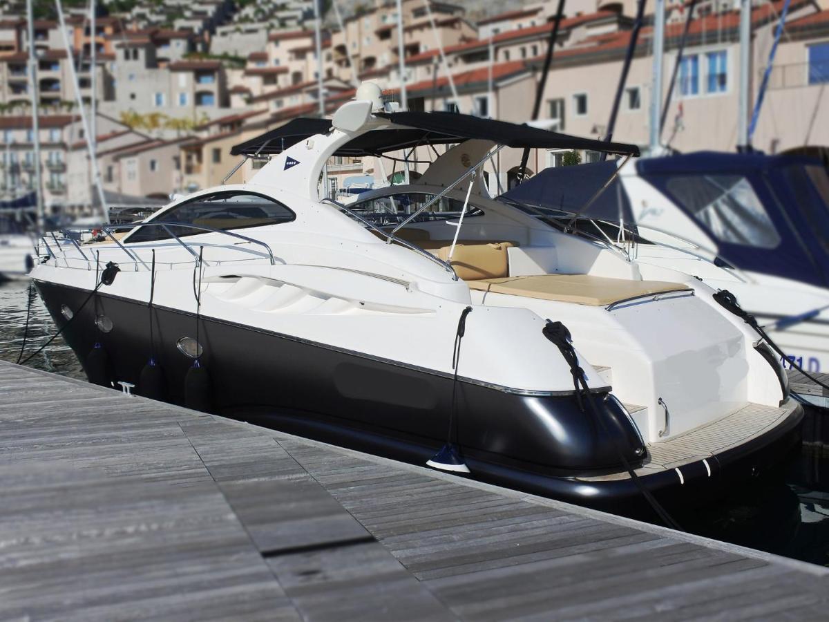 Bateau-hôtel Yacht 22m Nuit Insolite Au Vieux Port, Marseille
